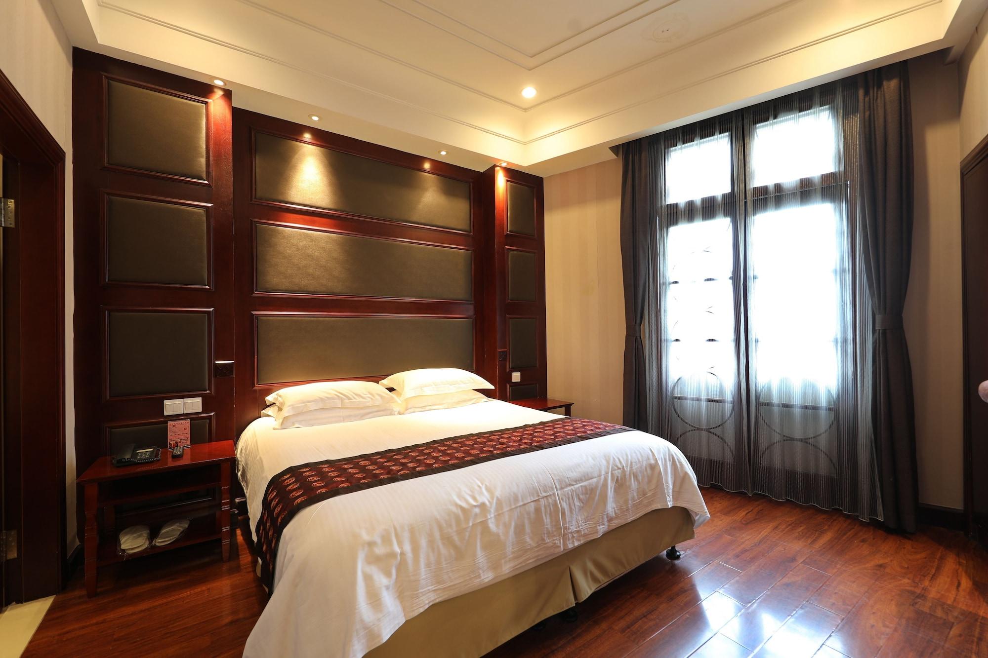 Hotel Seventh Heaven
